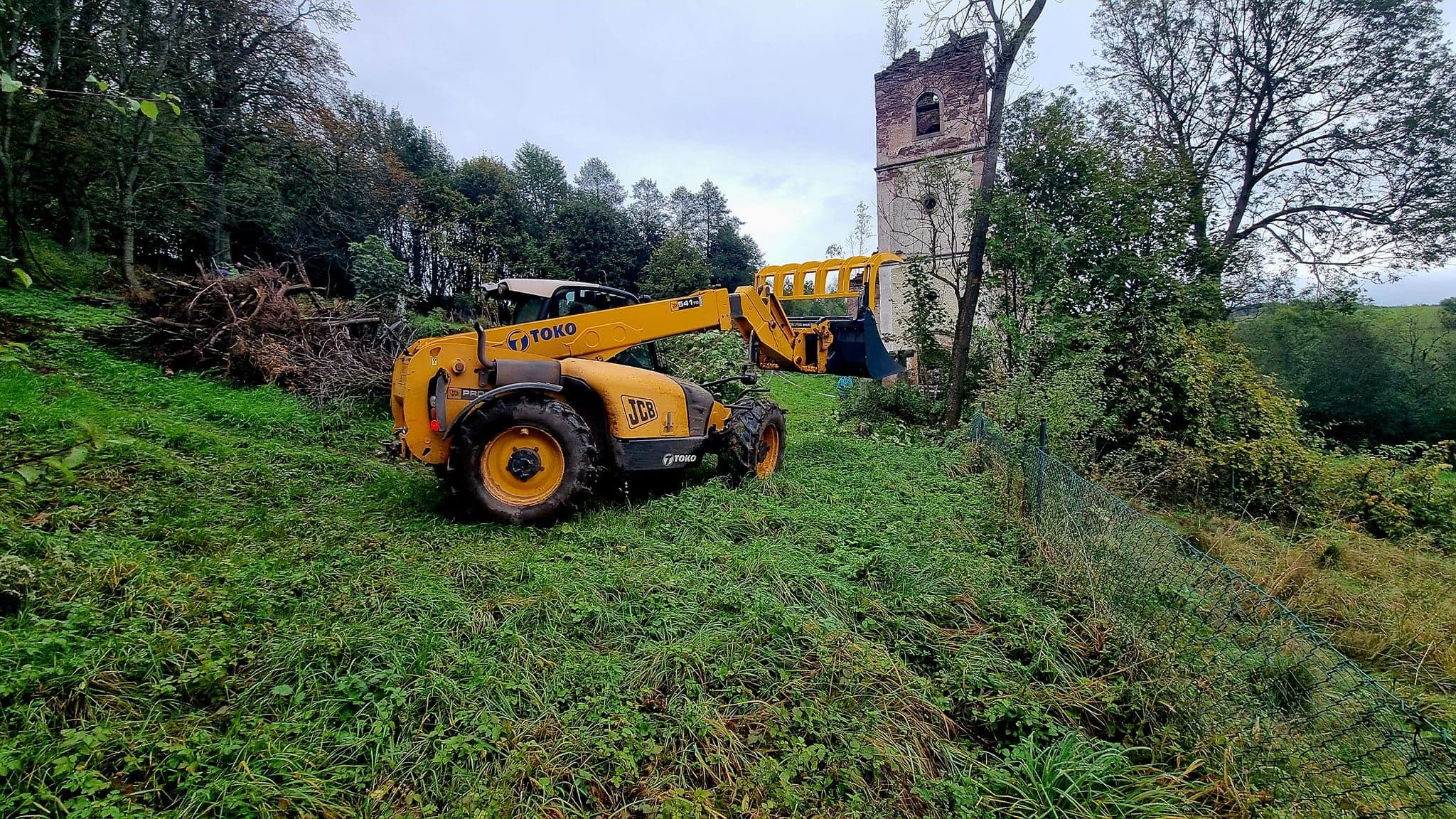 Fotka k článku 5.10.2024 - další brigáda u Evangelického kostela